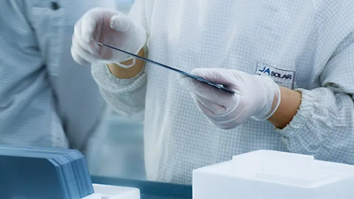 Como se instalam e mantêm as soluções JA Solar?